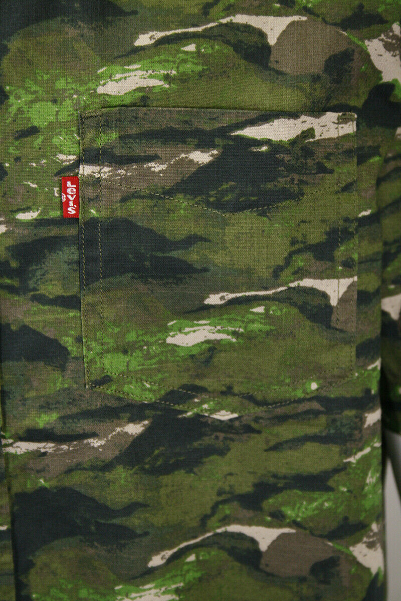 Levi's Men's Green Camouflage S/S Woven Shirt