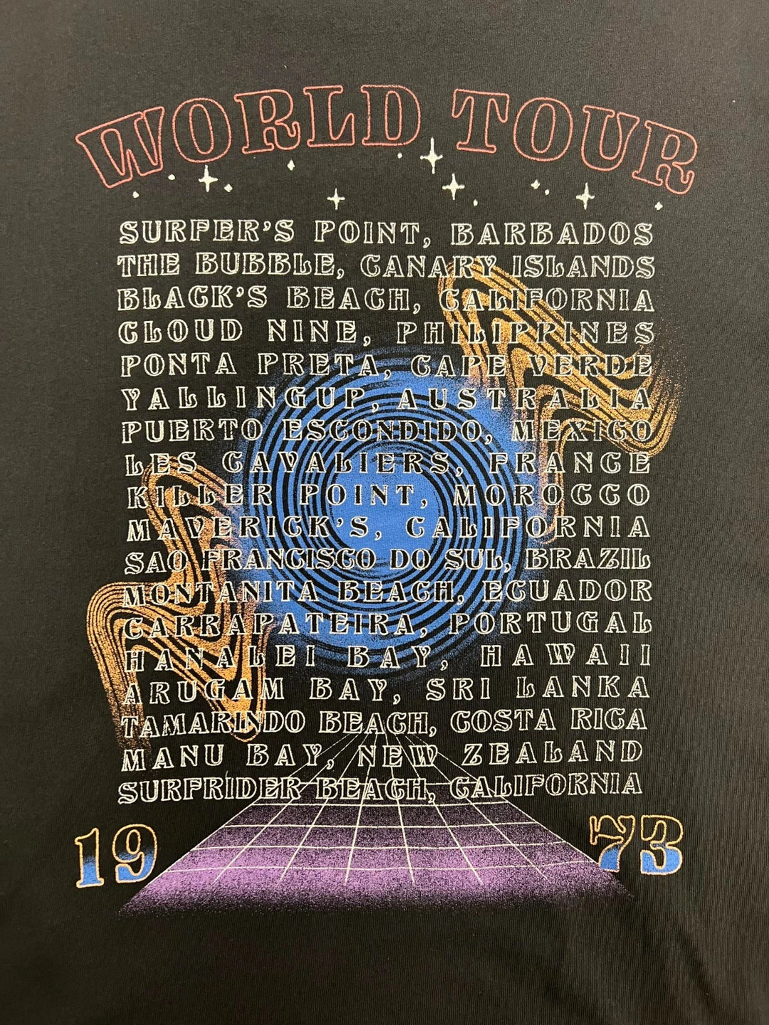 Billabong Women's Black T-Shirt World Tour 1973 Graphic Print Tee S/S (S01)