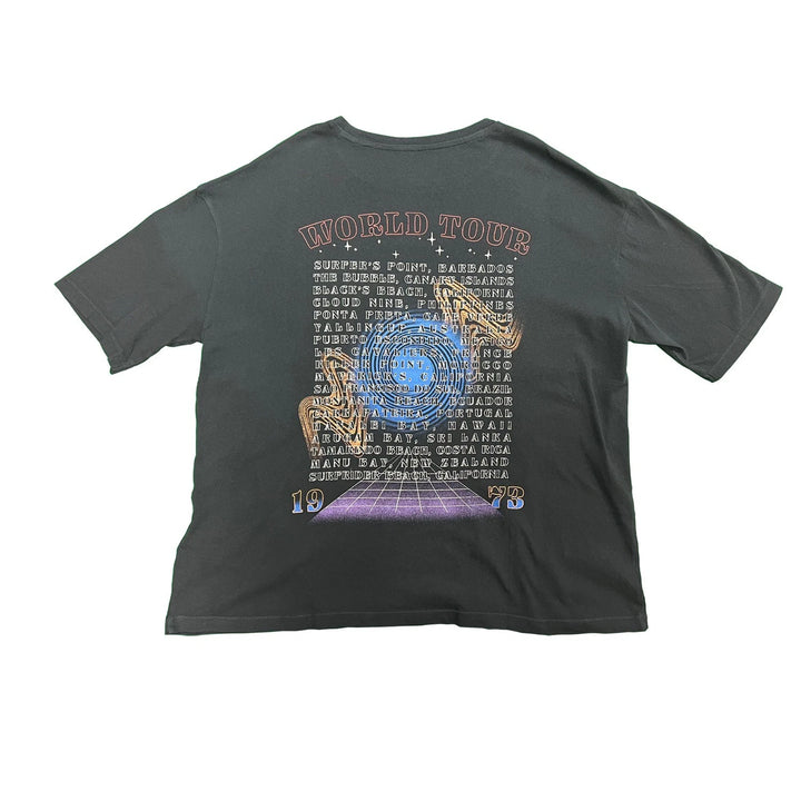 Billabong Women's Black T-Shirt World Tour 1973 Graphic Print Tee S/S (S01)