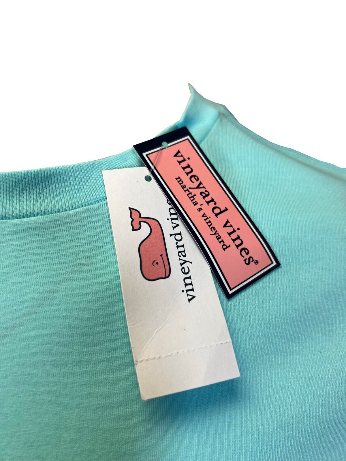 Vineyard Vines Men’s Island Paradise T-Shirt Edgartown Scenic Whale Fill (S02)