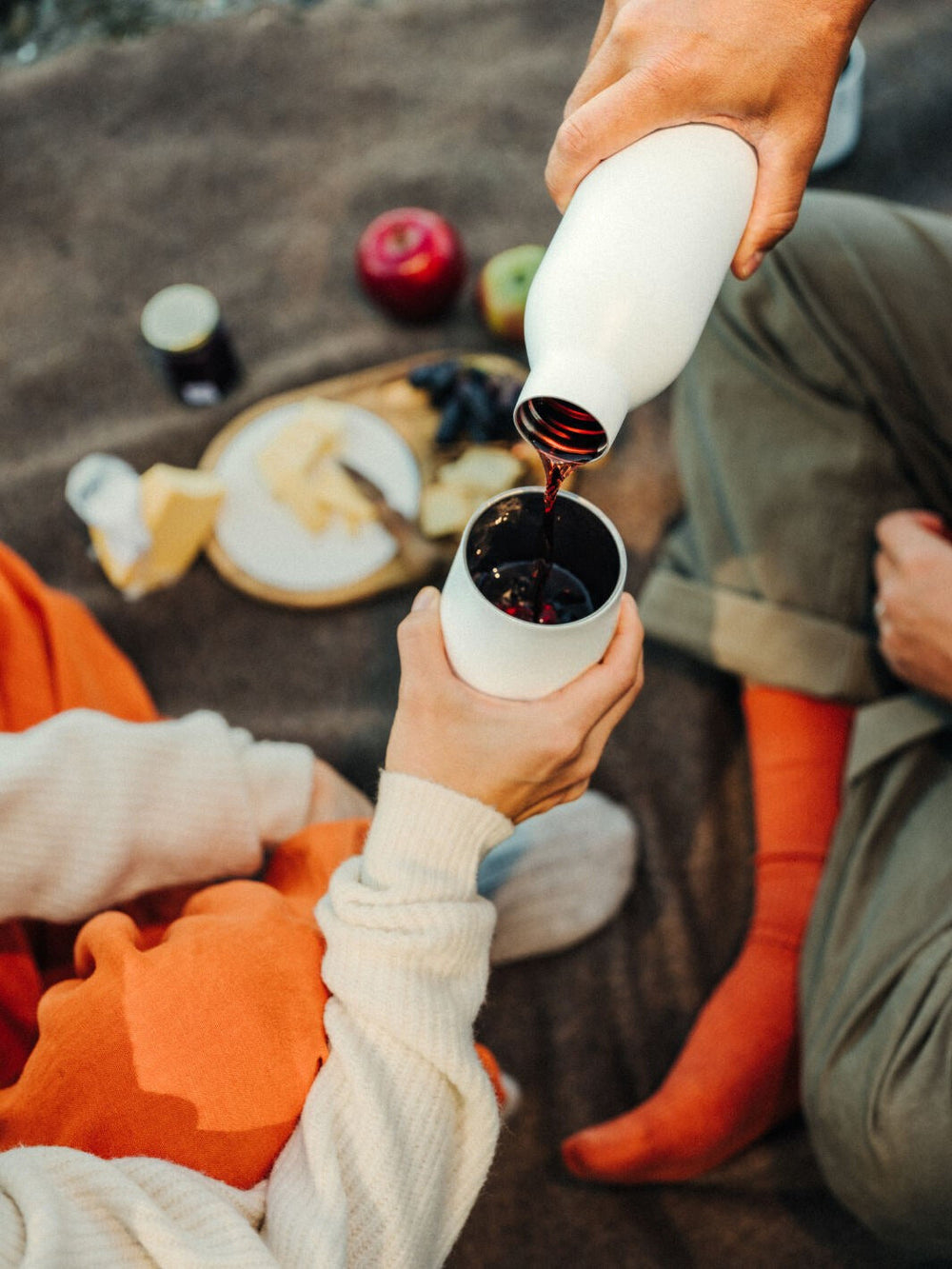 MiiR Insulated Wine & Beverage Bottle – 750 mL, White – product view 2