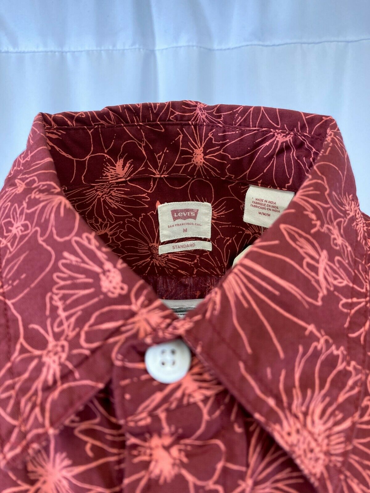Levi's Men's Maroon Red Flowers S/S Woven Shirt